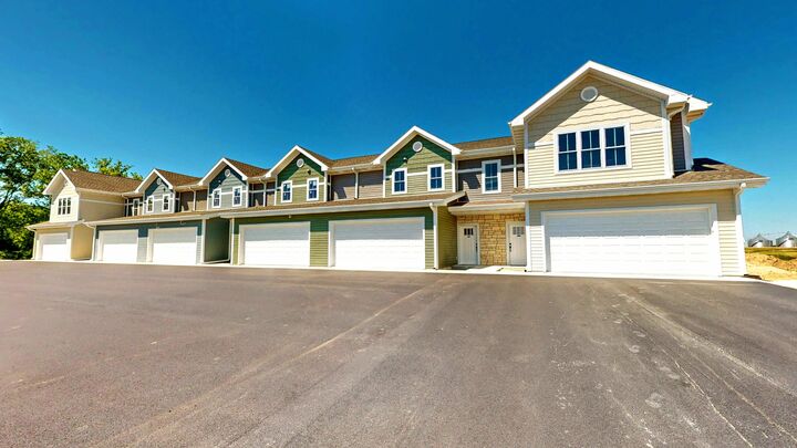 Property Photo:  204 Settlers Dr  WI 53549 