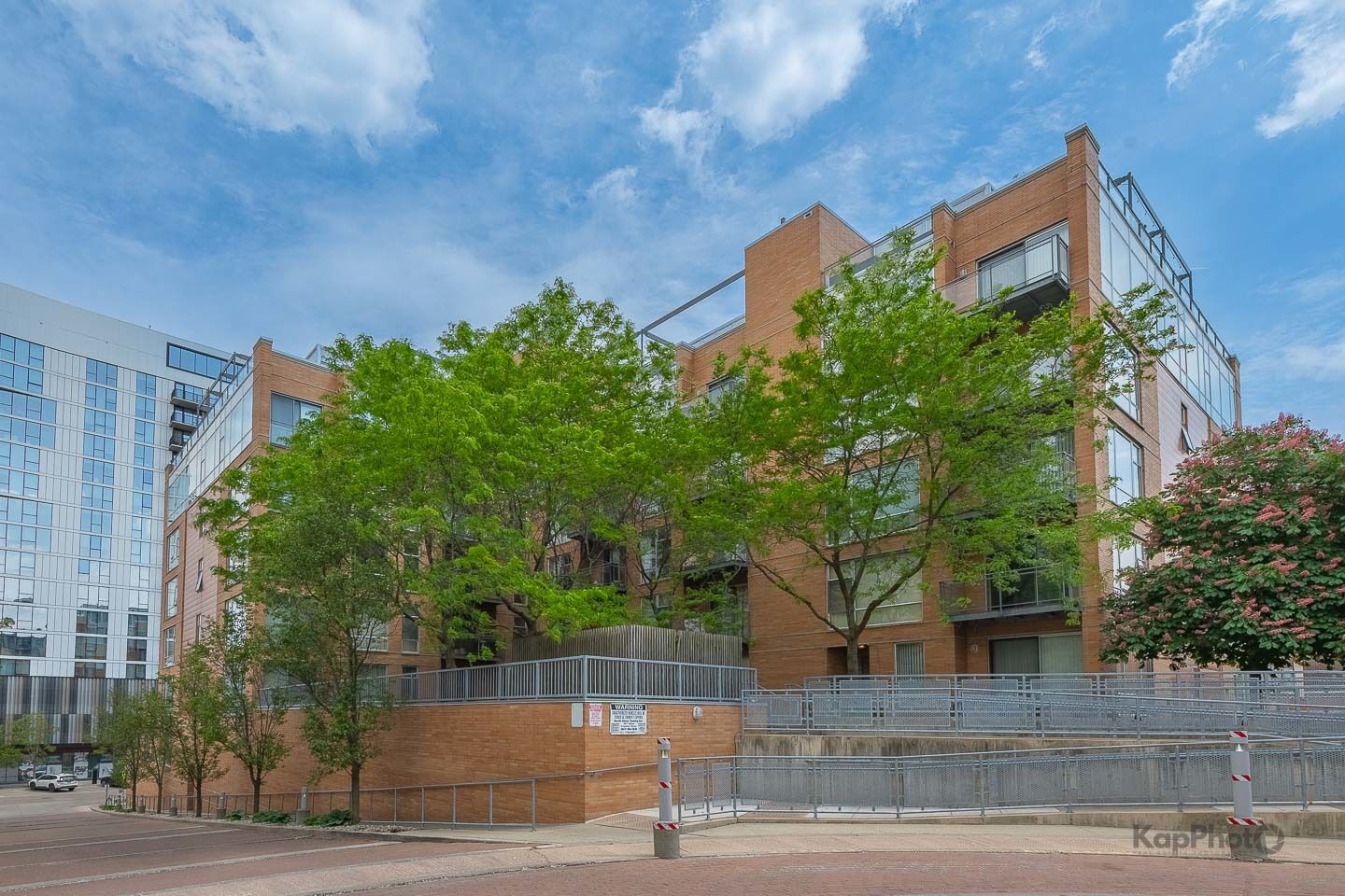 Property Photo:  1720 Oak Avenue 201  IL 60201 