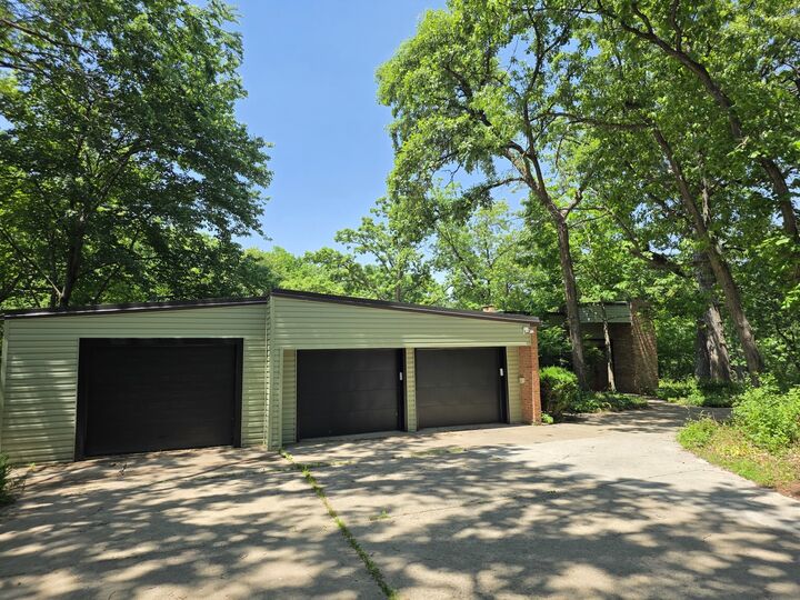 Property Photo:  1620 Cambridge Avenue  IL 60422 