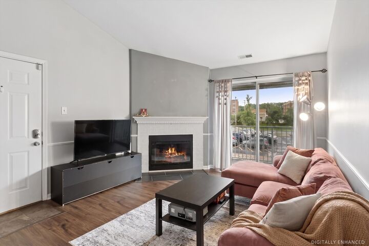 Property Photo: 43 Orchard Terrace 3 IL 60148