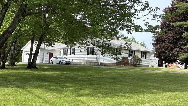 Property Photo:  2 Sunrise Circle  ME 04330 