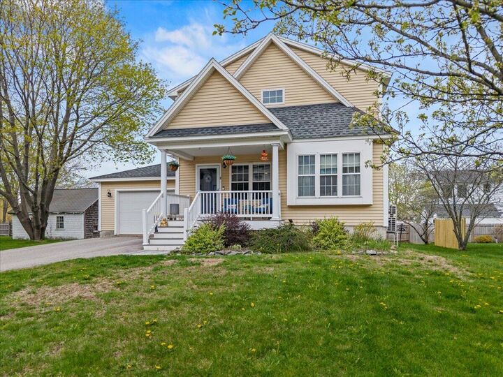 Property Photo:  8 Fairfield Road  ME 04074 