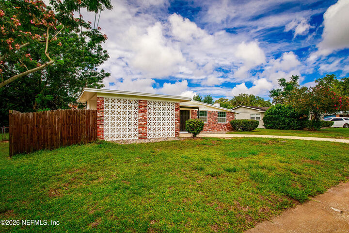 Property Photo: 1192 Knobb Hill Drive FL 32221