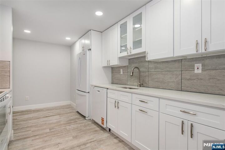 Property Photo:  446 Passaic Street 3F  NJ 07601 