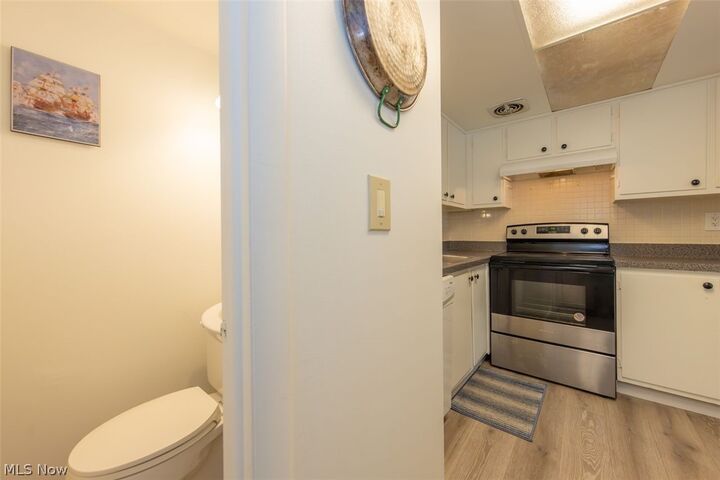 Property Photo: 1651 Mentor Avenue 2705 OH 44077