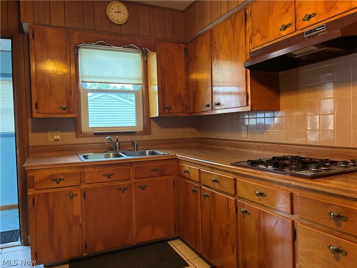 Property Photo:  1023 South Street  OH 44446 