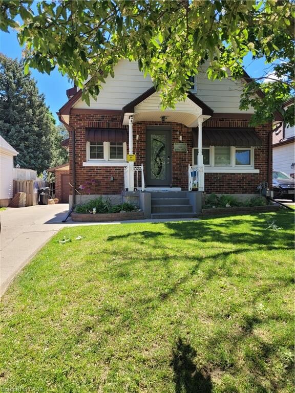 153 Arnold Street — photo 1