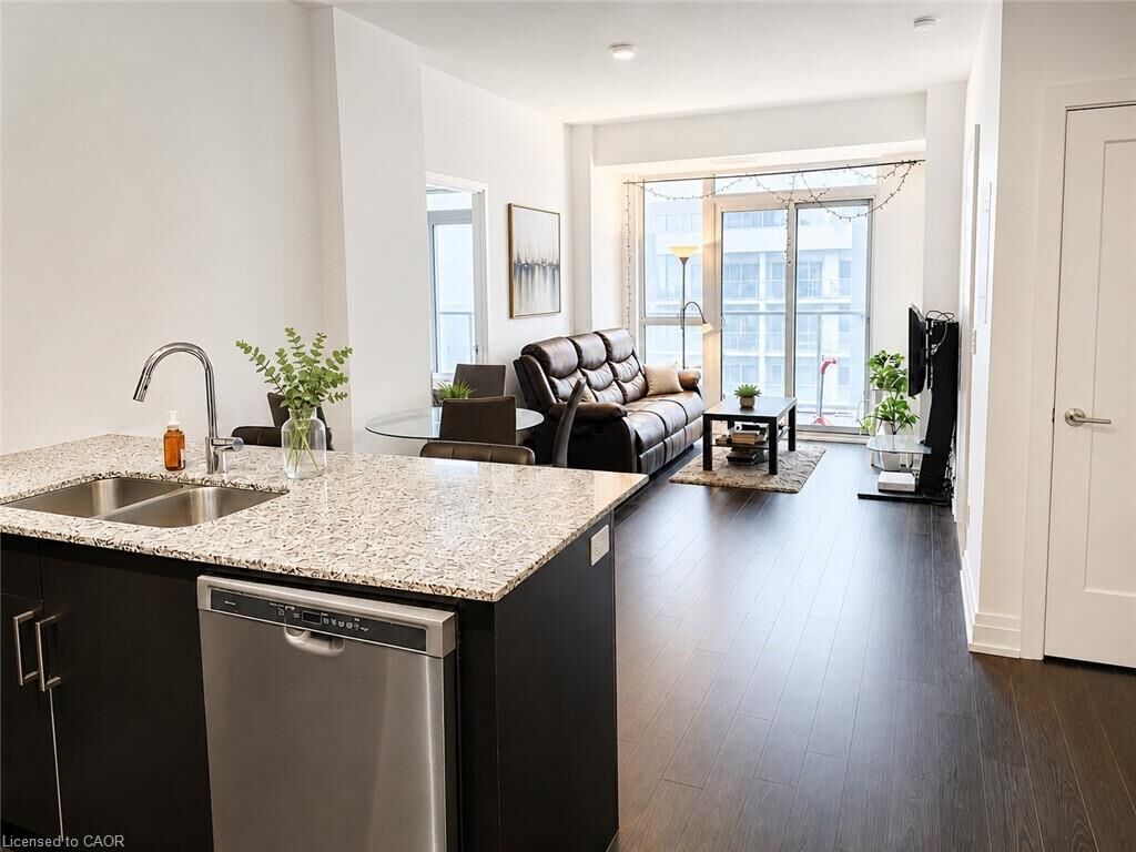 Property Photo:  65 Speers Road 1506  ON L6K 0J1 