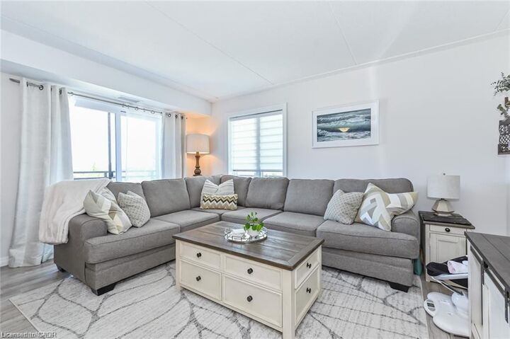 Property Photo:  108 Summit Ridge Drive 302  ON N1E 0P8 