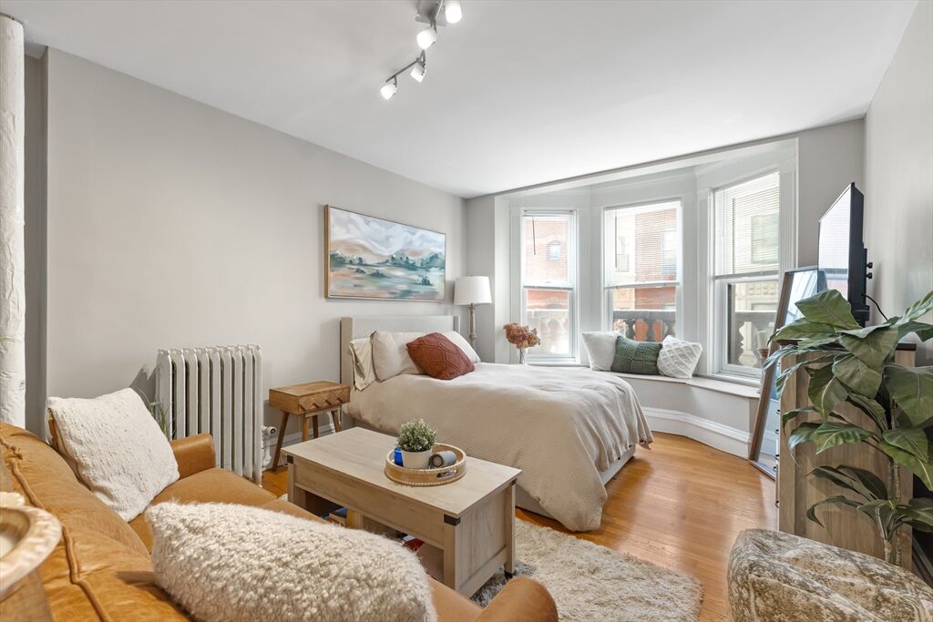 Property Photo:  8 Garrison Street 205  MA 02116 