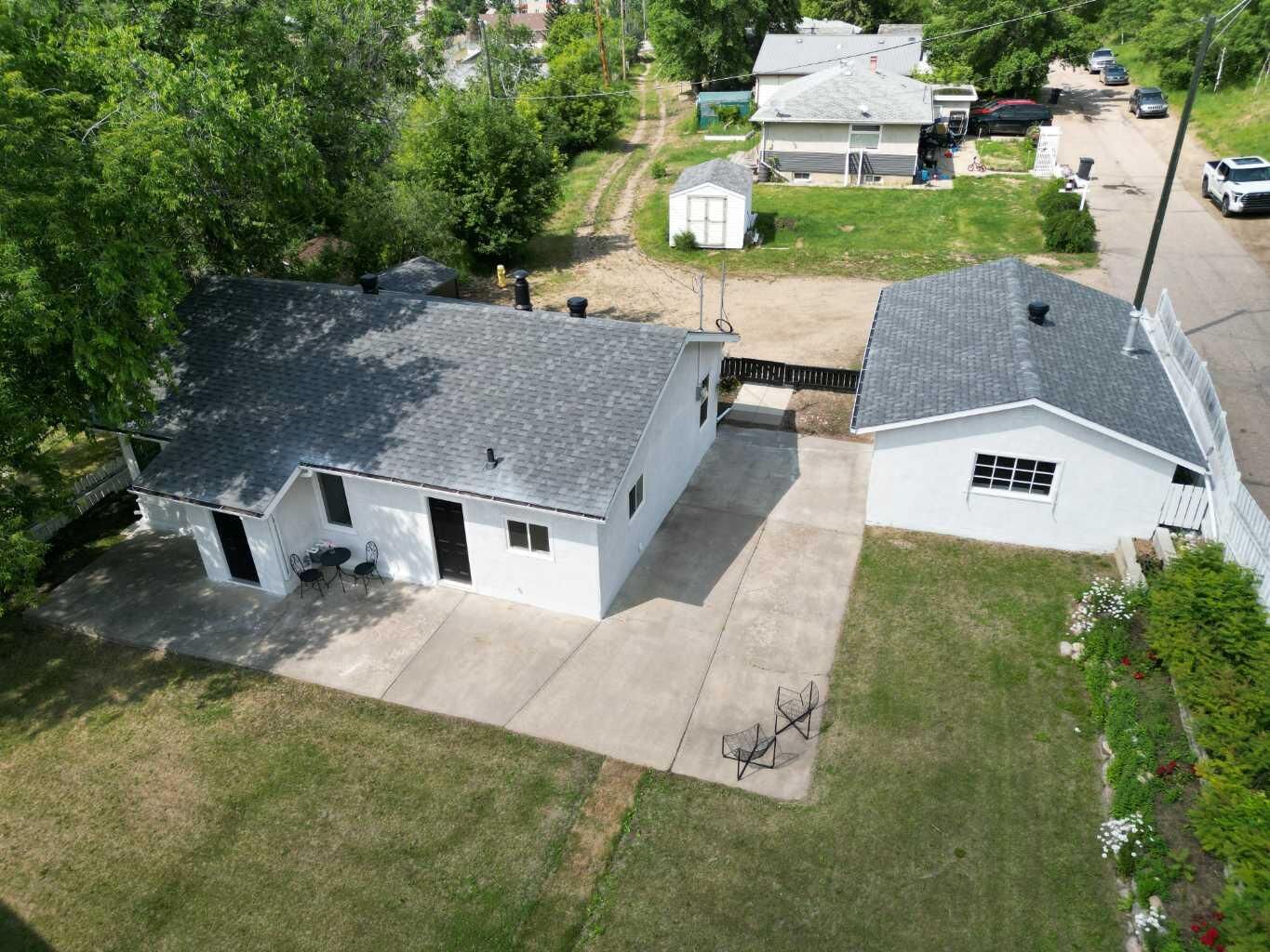 Property Photo:  10826 103A Street  AB T8S 1L5 