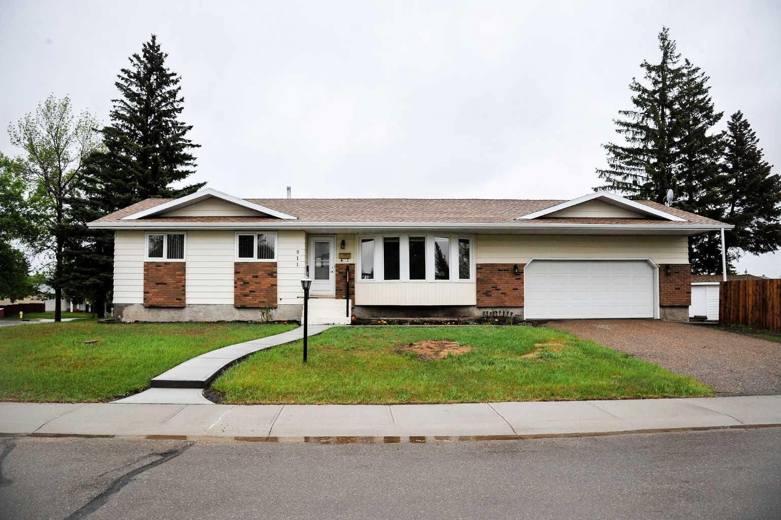 Property Photo: 3911 57 Street AB T4V 3H6