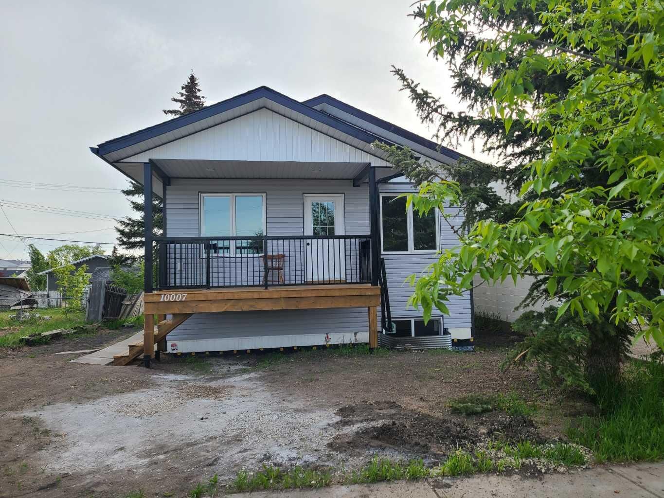 Property Photo:  10007 99 Street  AB T0H 3C0 