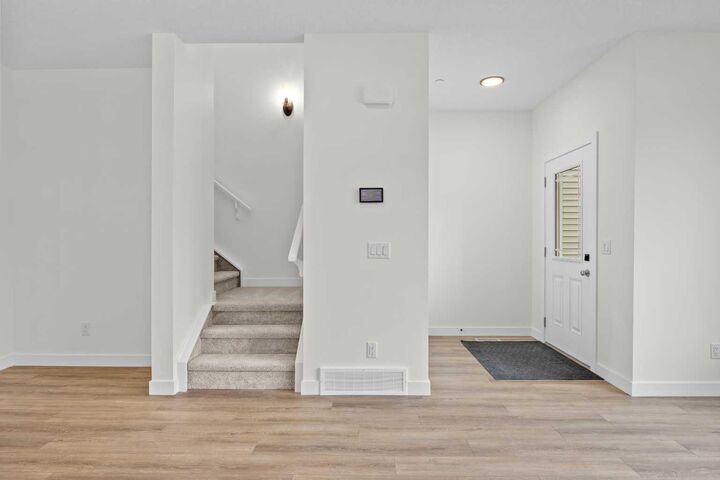 Property Photo:  41 Hotchkiss Gardens SE  AB T3S 0T6 