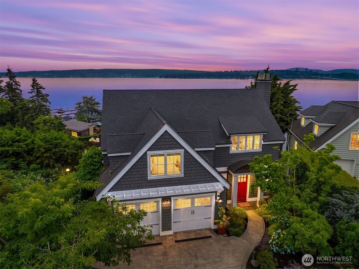 Property Photo:  3658  50th Avenue NE  WA 98105 