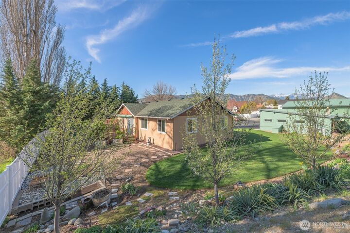 Property Photo: 224 Vine Street WA 98815