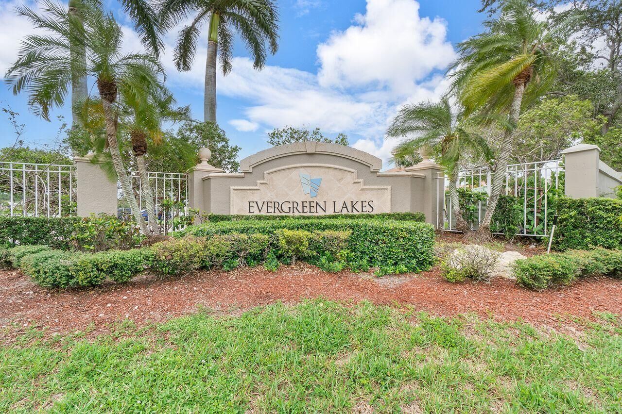 Property Photo:  5011 Wiles Road Unit 303  FL 33073 