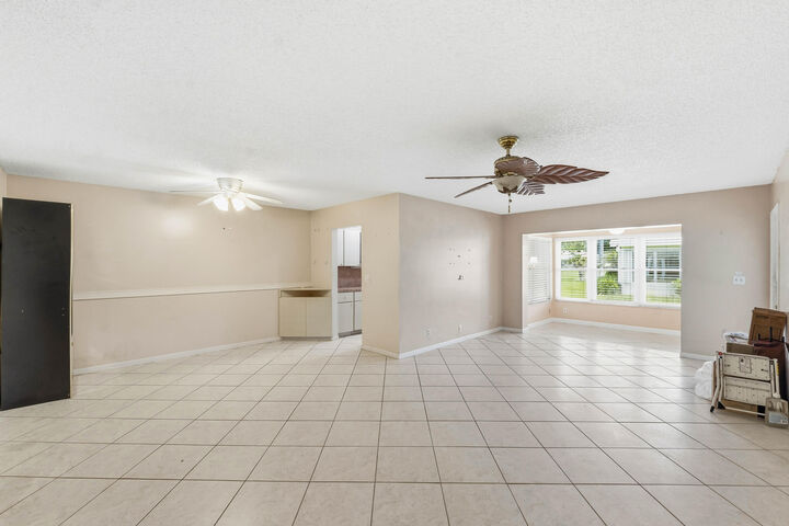 Property Photo:  5126 Lakefront Boulevard B  FL 33484 