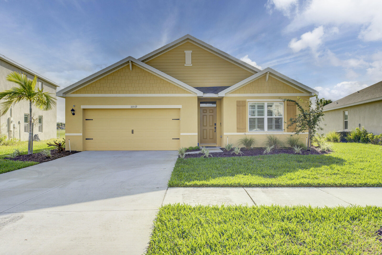 Property Photo: 10519 SW Vasari Way FL 34987