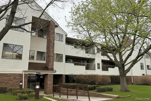 Property Photo:  30450 Orchard Lake Road #73  MI 48334 