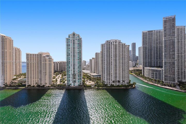 Property Photo:  325 S Biscayne Blvd 2517  FL 33131 