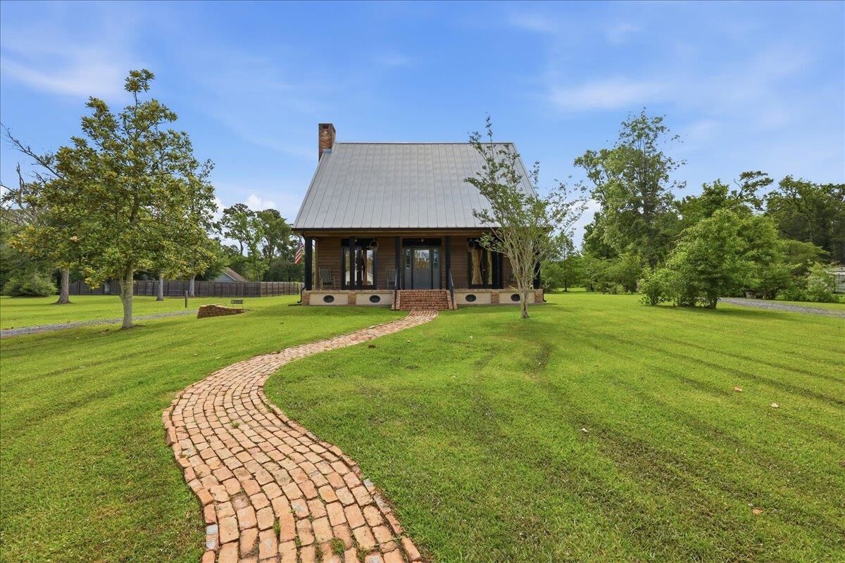 Property Photo:  6923 Horseshoe Bend  TX 77630-3302 