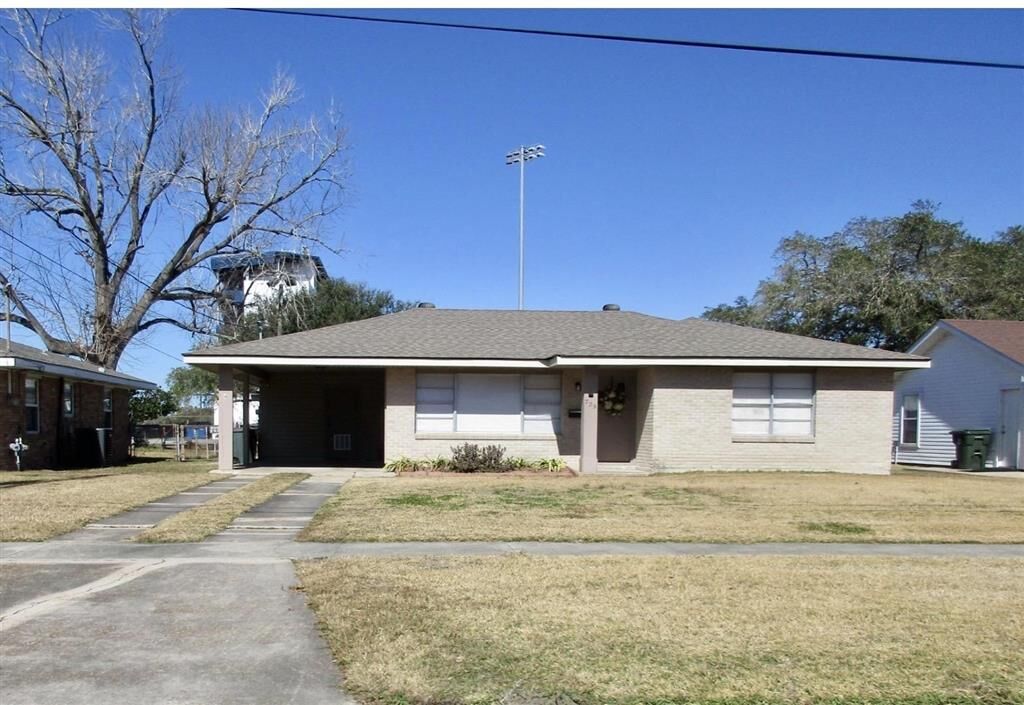 Property Photo: 725 Bienville Street LA 70607