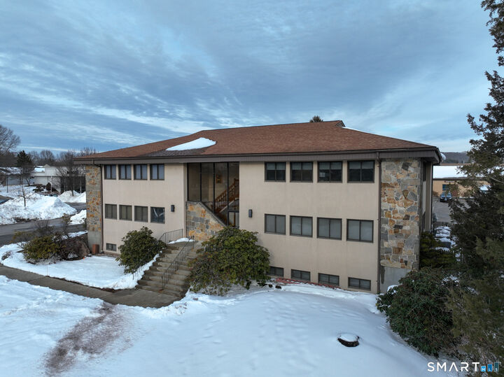 Property Photo:  160 Oak Street 1K  CT 06033 