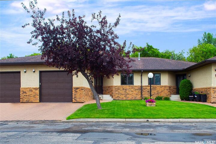 3415 Calder Crescent 8 — photo 1