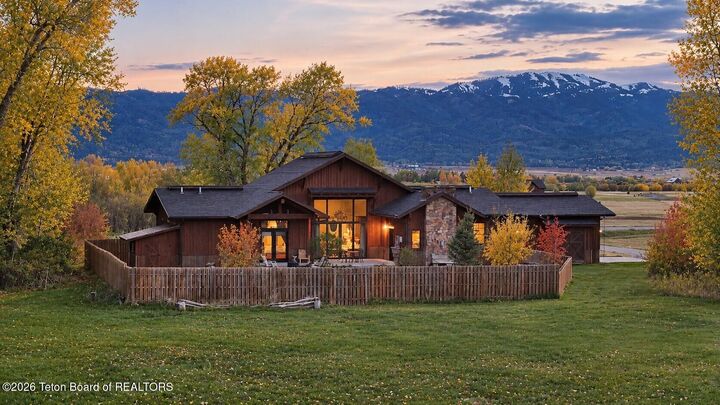 Property Photo: 6289 Fox Meadows Drive ID 83455