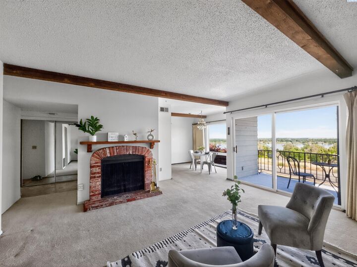 Property Photo: 2401 W Canal Dr D-1 WA 99336