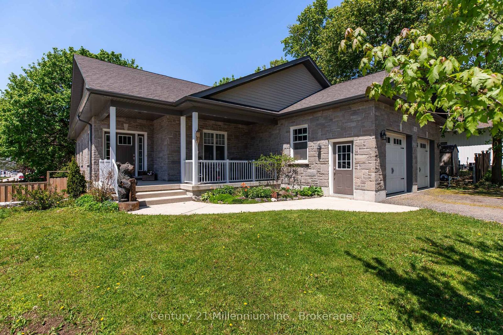 Property Photo:  142 Isla Street  ON N0C 1H0 