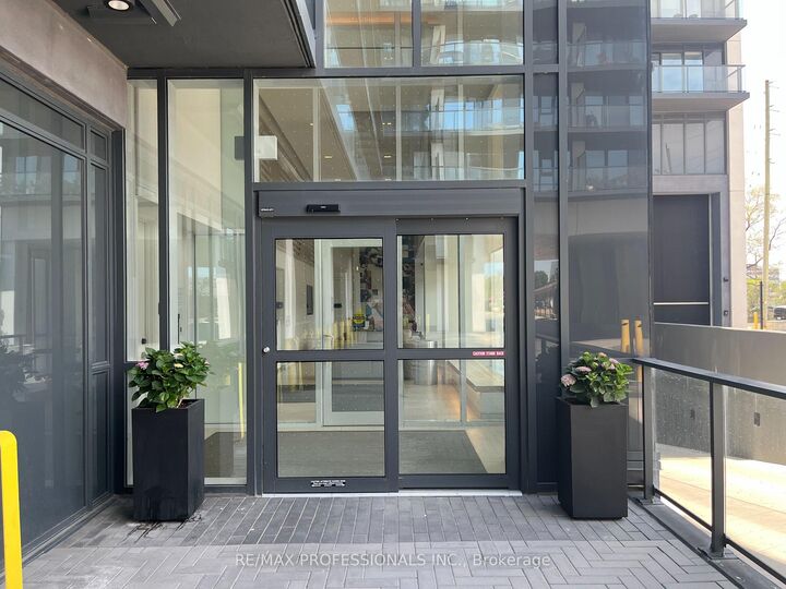 Property Photo: 36 Zorra Street 3009 ON M8Z 0G5