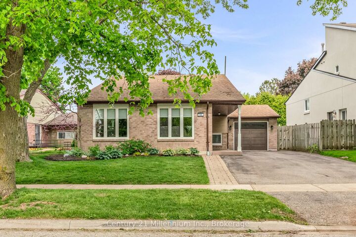 43 Stoddart Drive — photo 1