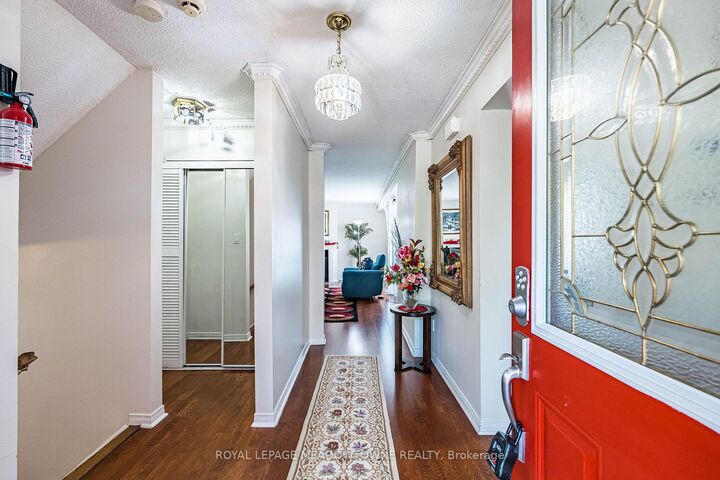 Property Photo: 1157 Kos Boulevard ON L5J 4L3