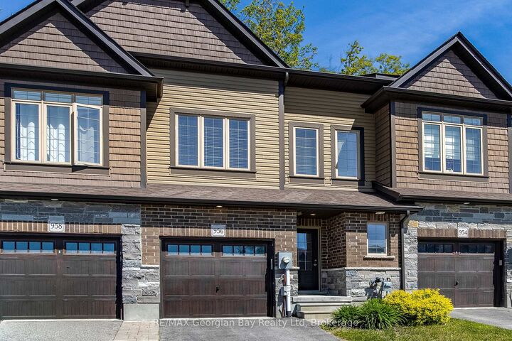 956 Cook Drive — photo 1