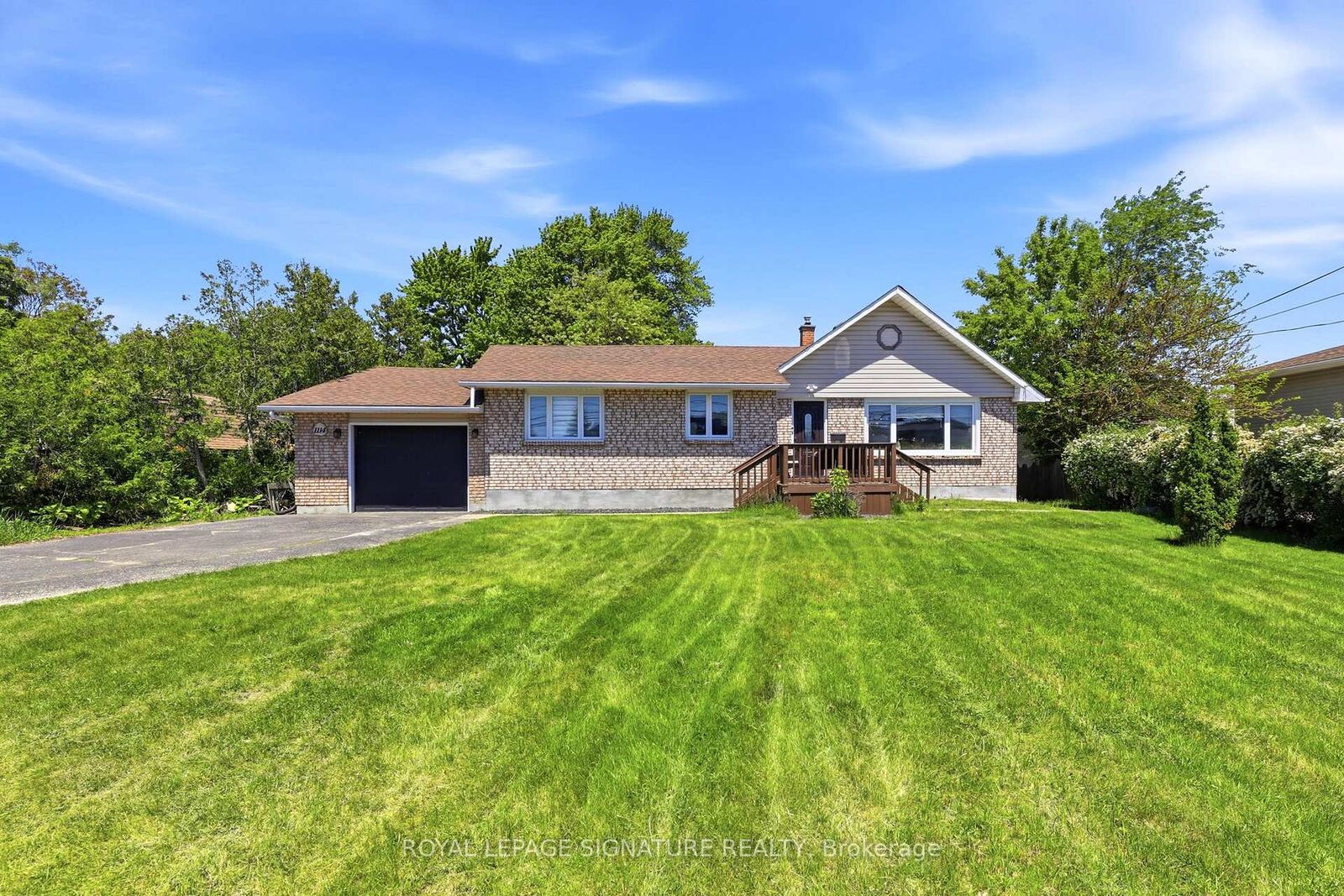Property Photo: 1114 Lakeshore Road ON N7V 2V8