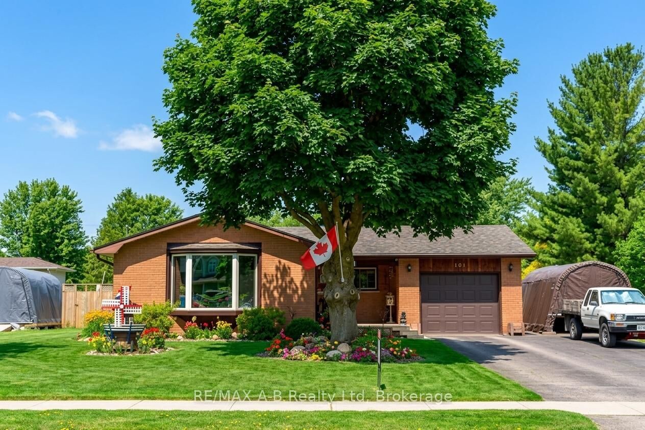 Property Photo: 101 Middleton Street ON N0M 2M0
