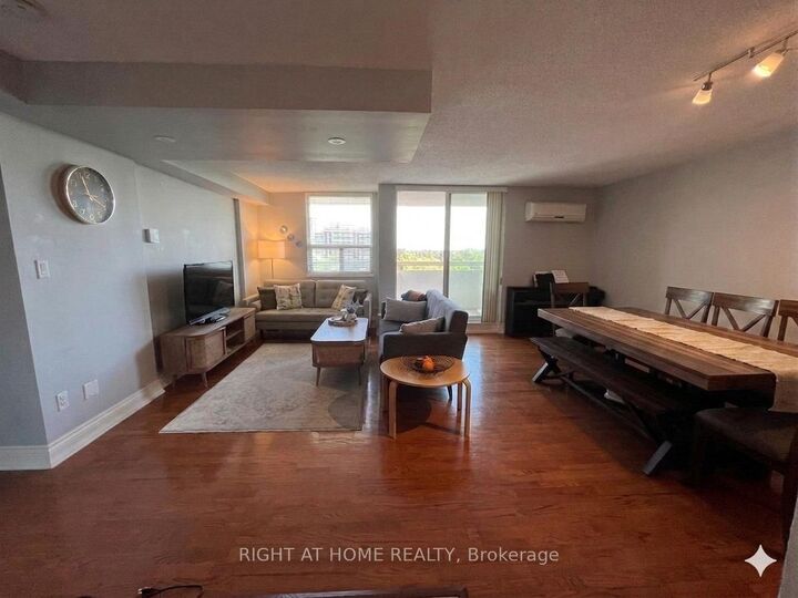 Property Photo:  1 Royal Orchard Boulevard 803  ON L3T 3C2 