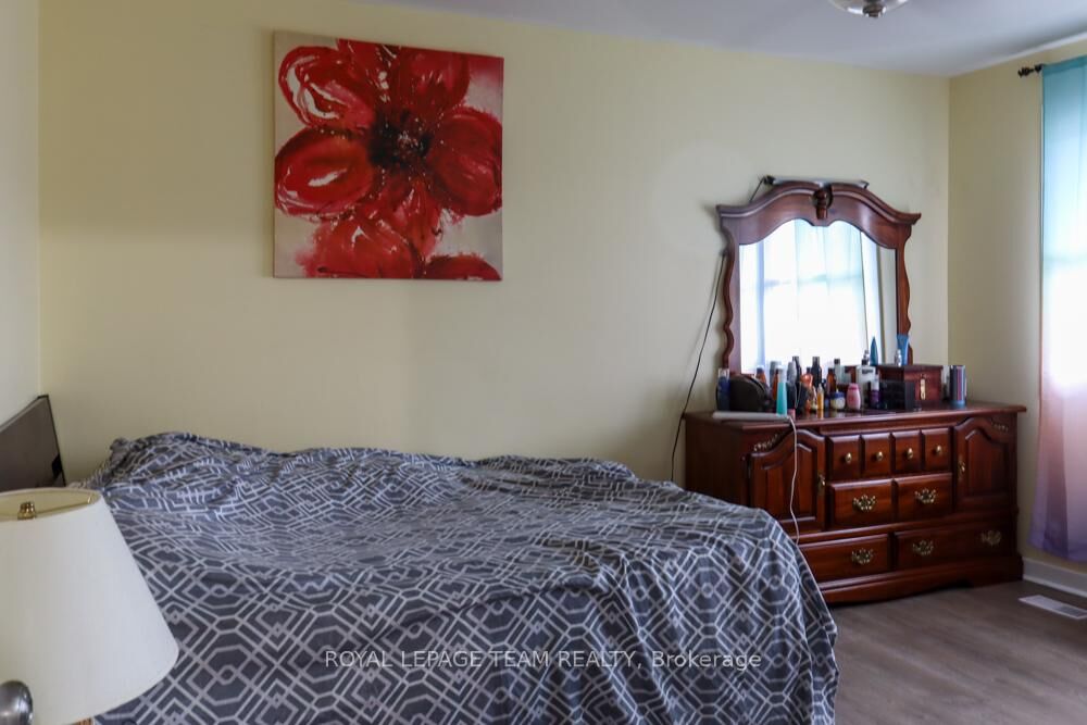 Property Photo: 75 Winnifred Street N ON K7A 2N8