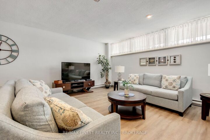 Property Photo: 2 Mowat Avenue 206 ON K7M 1K1