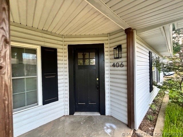 Property Photo:  406 Eagle Rock Road  OK 74948 