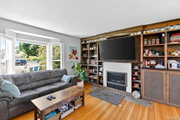 Property Photo: 4907 Morton St BC V9Y 3S8