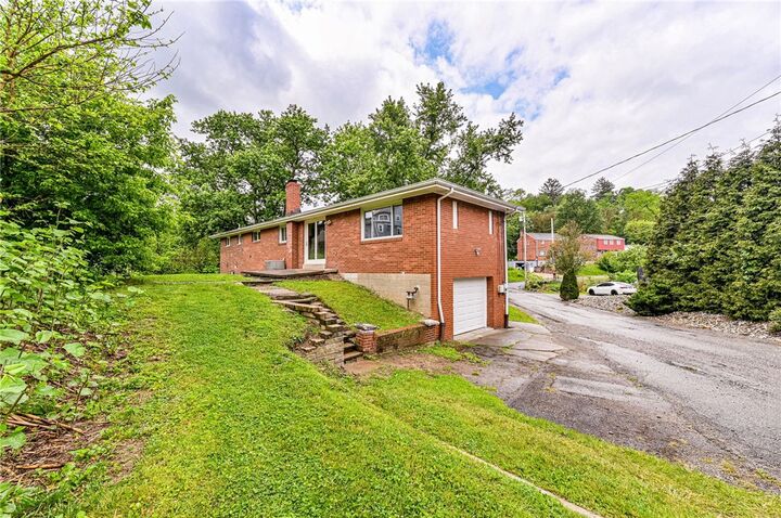 Property Photo:  5601 Rogers Street  PA 15207 