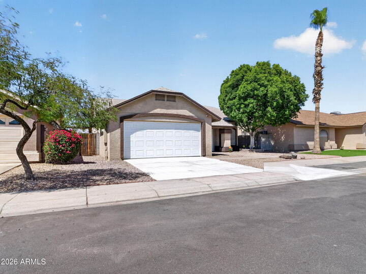 Property Photo:  10252 W Colter Street  AZ 85307 