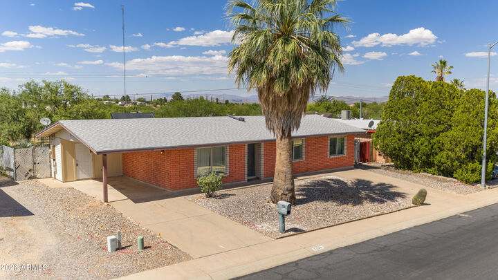 Property Photo:  5105 Camino Del Norte --  AZ 85635 