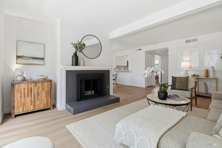 Property Photo:  318 Sylvia Way  CA 94903 