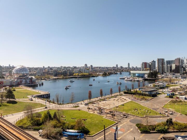 Property Photo:  125 Milross Avenue 406  BC V6A 0A1 