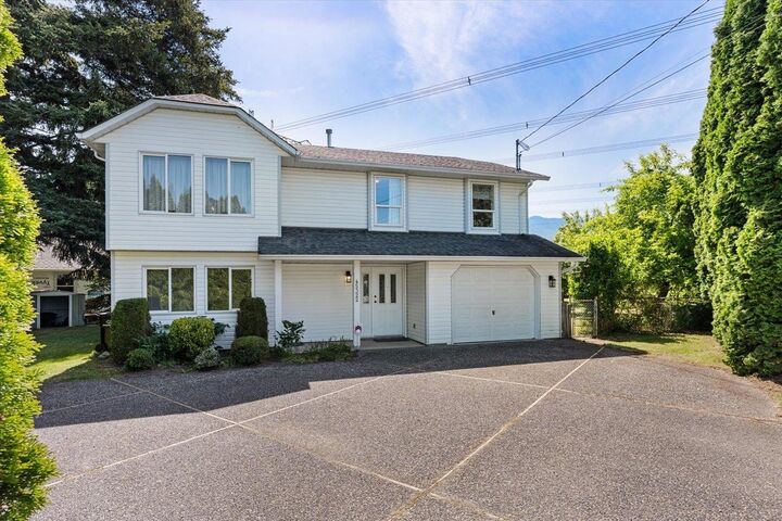 Photo de la propriété:  45322 Balmoral Avenue  BC V2R 2M4 