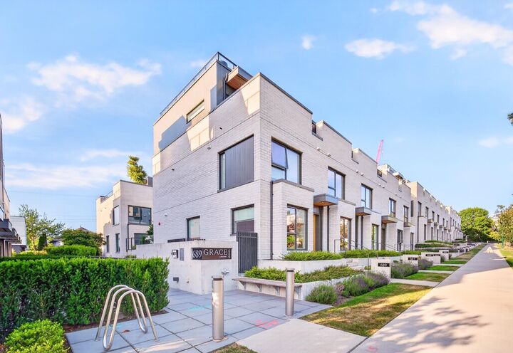 675 W 30th Avenue — photo 1